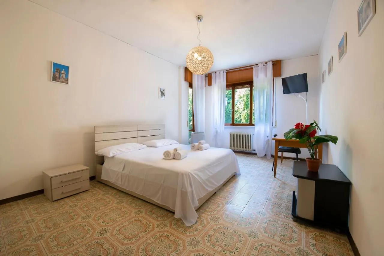 Olga'S Rooms Verona Homestay